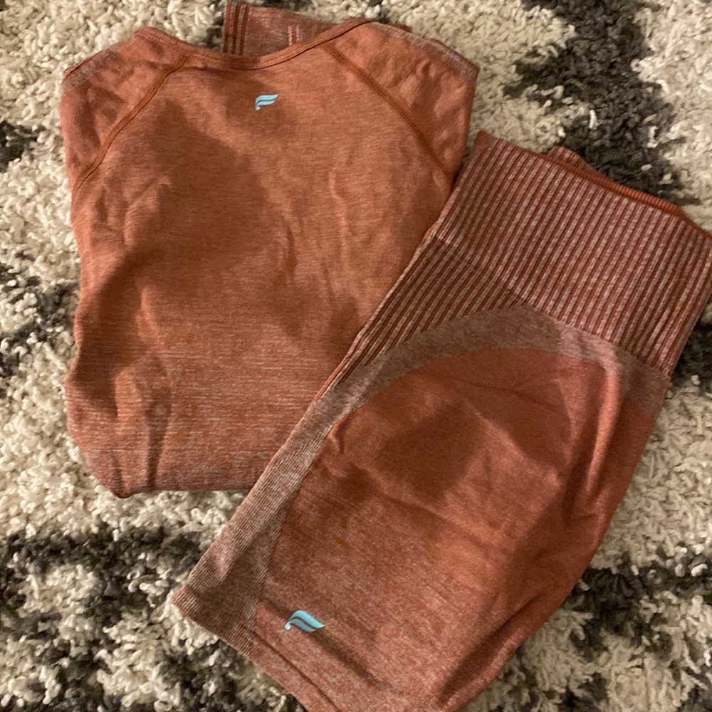 Fabletics Set - Picture 2 of 2